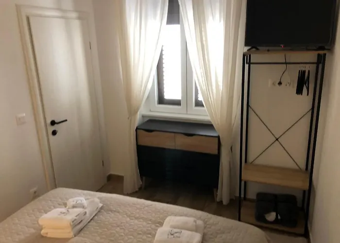 Mak With Free Parking