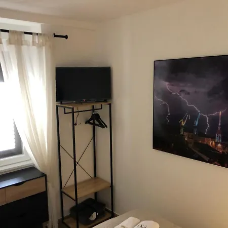 Mak With Free Parking דירה פולה